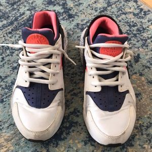 nike huarache size 7.5 hot pink & purple accent